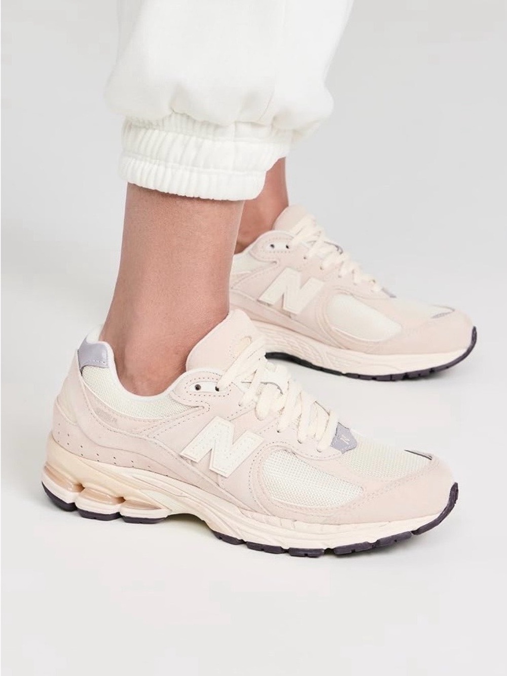 New Balance 2002R Unisex Sneakers - Picture 2 of 8